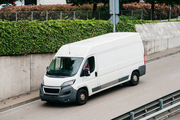 Reliable Dubai Chiller Van Rental for fresh, cool deliveries!